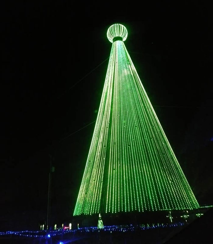 Synchronized light display scene